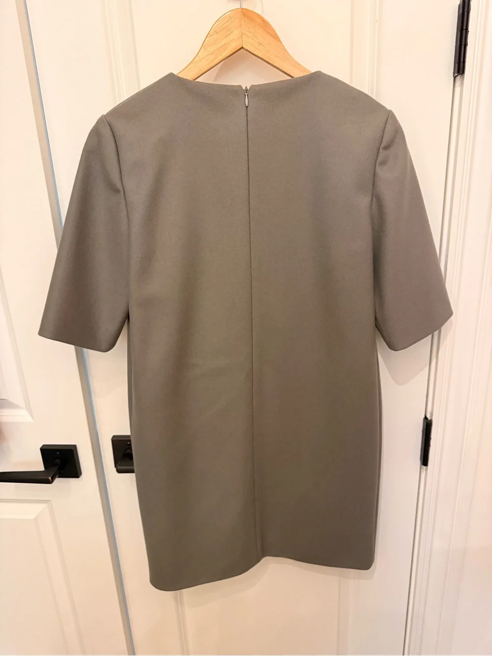 Au jour Le jour Simple Wool Shift Dress in Gray - Picture 3 of 4